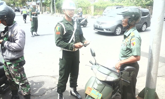 Sub Denpom V/3-2 Jember Laksanakan Gaktib “Waspada Wira Clurit” Gabungan Bersama Polri dan Provost Satuan TNI Se Kab Jember/Foto Sis24