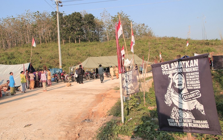 Solidaritas Sedulur Kendeng Tolak Pabrik Semen Rembang/Foto via mongabay/Nusantaranews