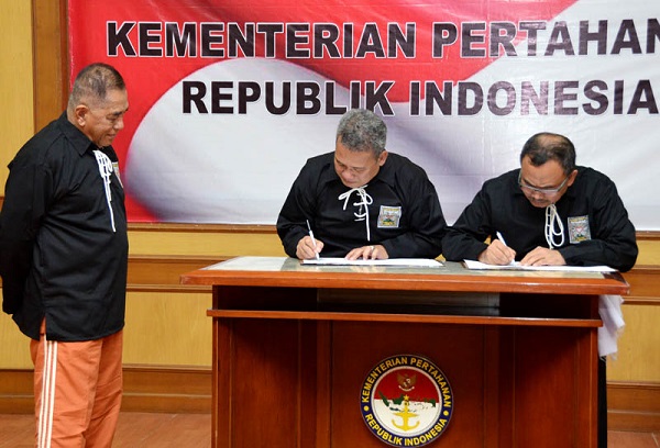 Kementerian Pertahanan dan Persaudaraan Setia Hati melakukan penandatanganan kesepakatan bersama tentang pembinaan kesadaran Bela Negara, Jumat (10/3)/Foto: Dok. Humas Kemenhan