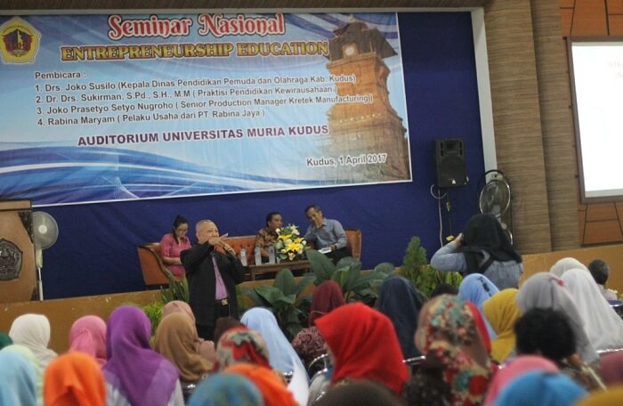 Seminar nasional bertajuk "Entrepreneurship Education" oleh Prodi Magister Pendidikan Dasar (M.Pd.) UMK, Sabtu (1/4/2017) | Foto Rosidi/Humas UMK