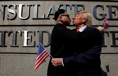 Presiden AS Donald Trump dan Pemimpin Korut Kim Jong-un. Foto Reuters/Bobby Yip