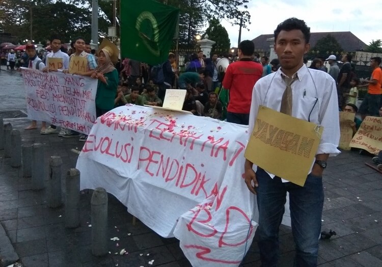 Aksi Forum BEM DIY di Titik Nol Kilomater Yogyakarta Tuntut Revolusi Pendidikan/Foto Dok. Pribadi/Nusantaranews