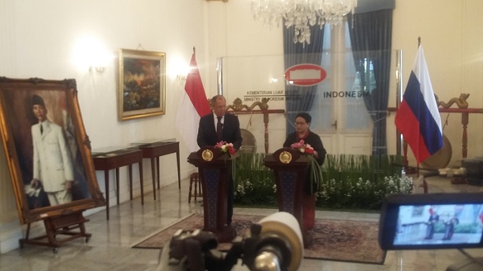 Menlu RI Retno Marsdui dan Menlu Rusia Sergey Lavrov di Gedung Pancasila Kemenlu, Jakarta Pusat, Rabu (9/8/2017). Foto Ucok AL Ayubbi/ NUSANTARANEWS.CO