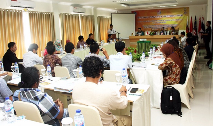 Program Penulisan Mastera: Puisi, di Hotel Adhyaksa, Cisarua, Bogor, Jawa Barat, Rabu (9/8/2017) lalu. Foto: aRifaDoy & Mario Desmute