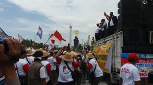 Aksi Petani Tebu Indonesia di depan Ista Kepresidenan, Senin, 28 Agustus 2017. Foto: Dok. Istimewa