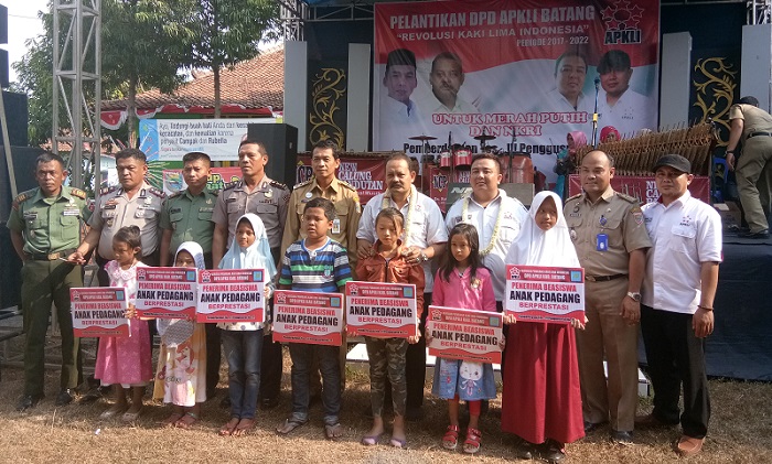 Suasana saat Pelantikan DPD APKLI Kabupaten Batang, pada Selasa (29/8/2017), di halaman kantor Kecamatan Limpung, Batang, Jawa Tengah Foto: Dok. Humas APKLI/ NusantaraNews.co