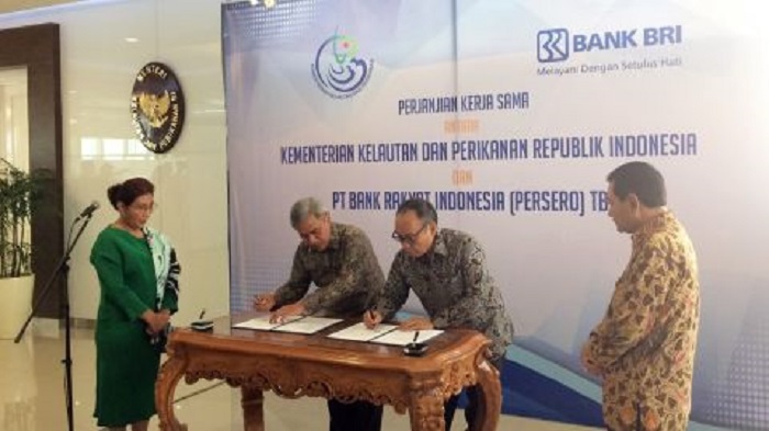 Kementerian Kelautan dan Perikanan tenandatangani perjanjian kerja sama dengan PT Bank Rakyat Indonesia (BRI) di gedung KKP Jakarta, Jumat (25/8/2017). Foto Richard Andika/ NusantaraNews.co