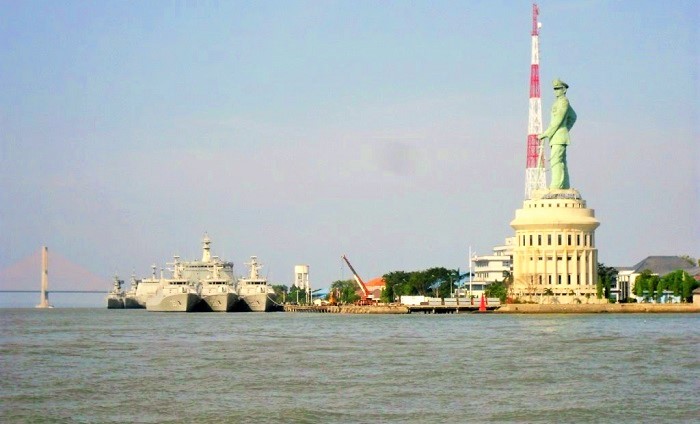 Jalesveva Jayamahe Monument - Surabaya. Foto: Dok. Panoramio