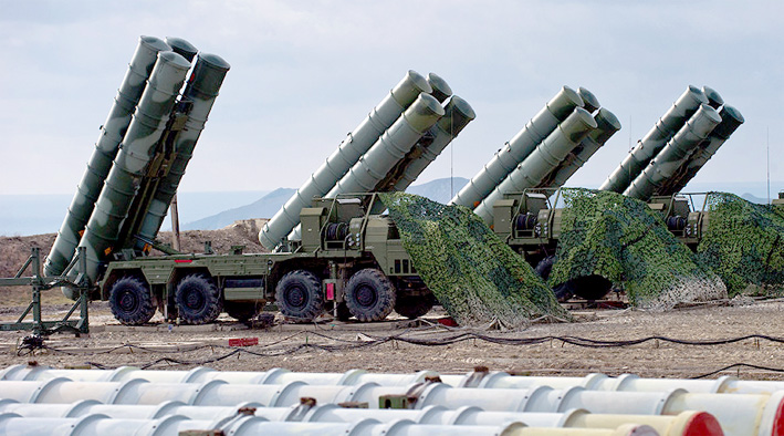 Sistem pertahanan udara terpadu Rusia atau Anti-aircraft defense system S-400 Triumph of an air defense. (Foto: Sputnik/Sergey Malgavko)Anti-aircraft defense system S-400 Triumph of an air defense