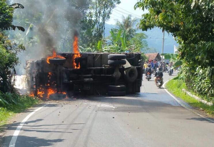 kendaraan yang memuat bahan peledak milik PT Mexis/Foto Dok. Pribadi/Nusantaranews