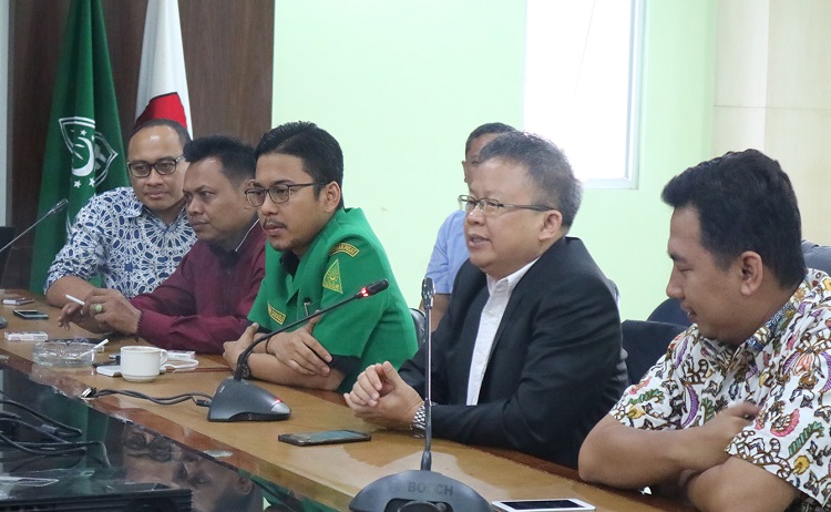 Ketua Bidang Ekonomi Pimpinan Pusat GP Ansor, Sumantri Suwarno (jas hitam)/Foto Dok. Pribadi/Nusantaranews