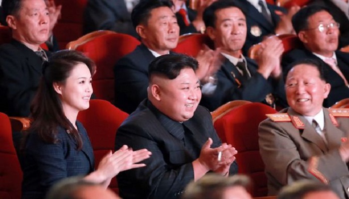 Perjamuan pemimpin Korea Utara, Kim Jong-un bersama ilmuwan nuklirnya di Pyongyang. (Foto: Rex Shutterstock)