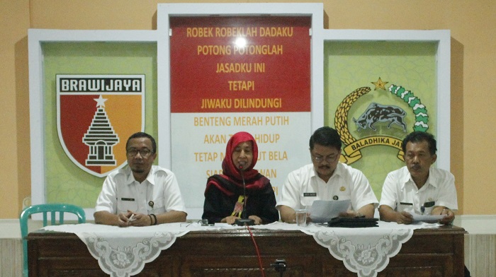 Konferensi Pers Festival Egrang di aula Kodim 0824 Jember, Rabu (20/9/2017). Foto Sis24/NusantaraNews.co