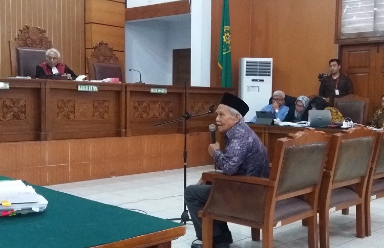 Pengajar Hukum Acara Pidana, Adnan Paslyadja Saat Berikan Kesaksian. (Foto Restu Fadilah/Nusantaranews)