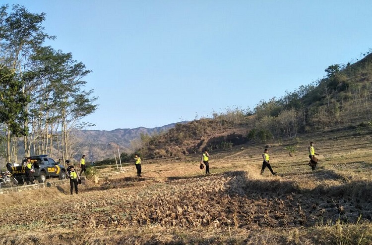 Pihak polisi di lokasi/Foto Nurcholis/Nusantaranews