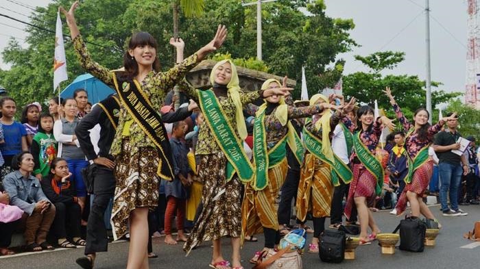 Salah satu atraksi Kirab Pemuda Musantara 2017. Foto: Dok. Tribunnews