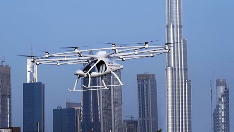 Sebuah taksi pesawat tak berawak yang dikembangkan perusahaan kedirgantaraan raksasa Jerman, Volocopter diujicobakan di Dubai. (Foto: AFP)