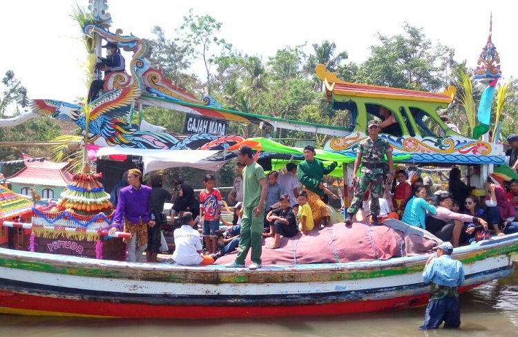 Tradisi Ngelarung Petik Laut. (Foto Dok. Pribadi/Nusantaranews)