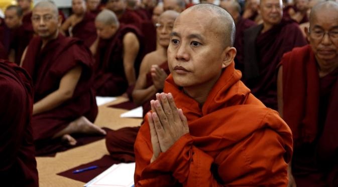 Wajah Ashin Wirathu, Penjagal Suku Rohingya Berjubah Biksu. Foto: Dok. Bintang.com