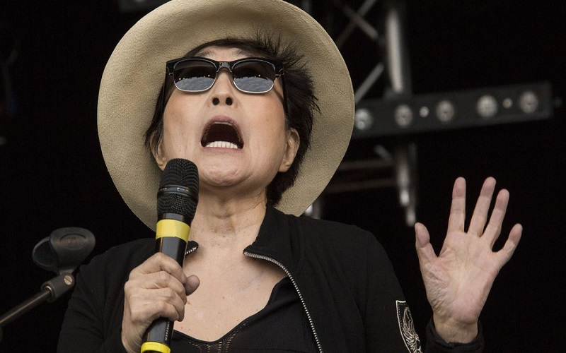 Janda musisi John Lennon, Yoko Ono. (Foto: Joel Ryan/Invision/AP)