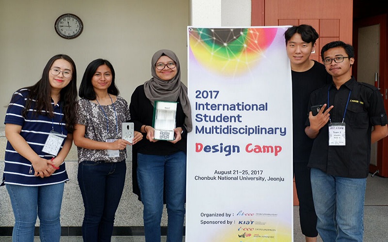 Robot Gending Sriwijaya karya tim Dago Concordia dari mahasiswa Institut Teknologi Bandung (ITB) menangi Kompetensi Robot Indonesia (KRI) 2017. (Foto: Nita Nurdiani Putri/Istimewa/NusantaraNews)