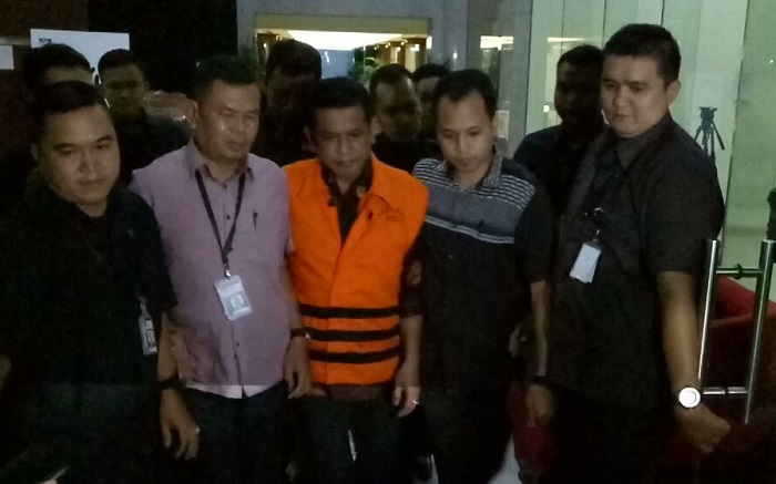 Bupati Nganjuk Taufiqurrahman Berompi Orange (Foto: Restu Fadilah/Nusantaranews)