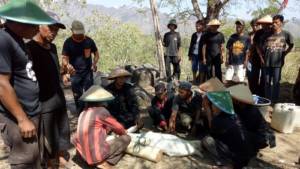 Prosese Ritual Adat Kenduri oleh Warga yang tinggal di Lereng Gunung Tengoro, Ponorogo. Foto Muh Nurcholis/ NusantaraNews