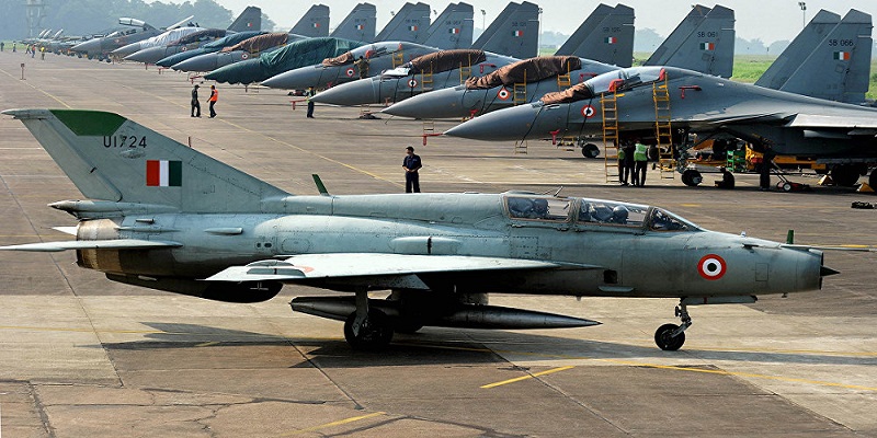 Jet tempur andalan Angkatan Udara India (IAF) selama bertahun-tahun, MiG-21 buatan Rusia. 3 pilot wanita India siap mengoperasikannya. (Foto: AFP)