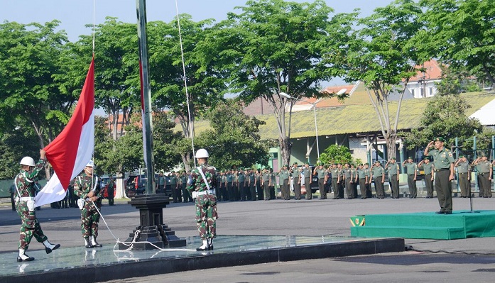 Kodam V/Brawijaya menggelar upacara peringatan Hari Sumpah Pemuda. Foto Dodiet Lumwartono/ NusantaraNews