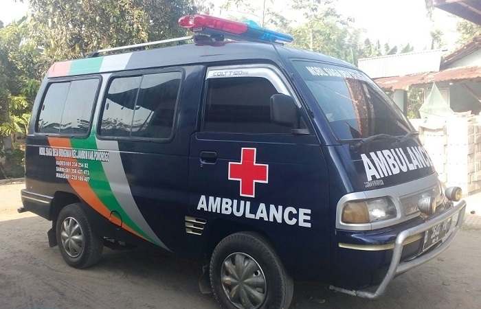 Warga Ponorogo Bantingan untuk Beli Mobil Siaga (Foto: Nurcholis/Nusantaranews)