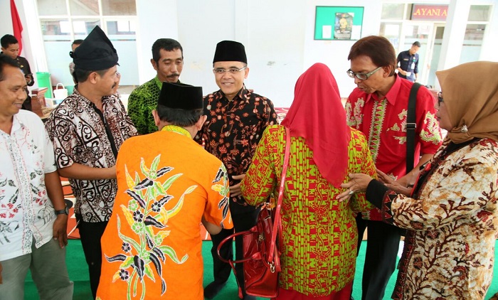 Pilgub Jatim 2018, Anas Ajak Khofifah Dan Emil Dardak Diskusi Program Cagub. Foto Tri Wahyudi/ NusantaraNews