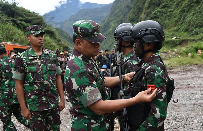 Upacara Kenaikan Pangkat Oleh Panglima Gatot Nurmantyo pada Prajurit TNI yang Berhasil Membebaskan Warga Papua (Foto Istimewa/Nusantaranews)