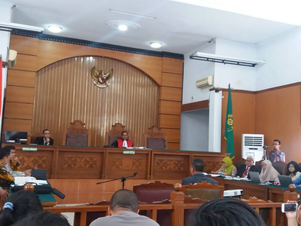 Kuasa Hukum Setya Novanto mengajukan ahli hukum pidana dari Universitas Islam Indonesia (UII) Muzakir Yogyakarta pada sidang lanjutan praperadilan gugatan praperadilan kasus dugaan korupsi e-KTP TA 2011-2012 , Senin 11 Desember 2017. Foto: Restu Fadilah/NUSANTARANEWS.CO