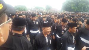 Ribuan Pesilat PSHT Ponorogo mengikuti Bumi Reog Berdzikir, Sabtu (30/12/2017). Foto: Muh Nurcholis/Nusantaranews