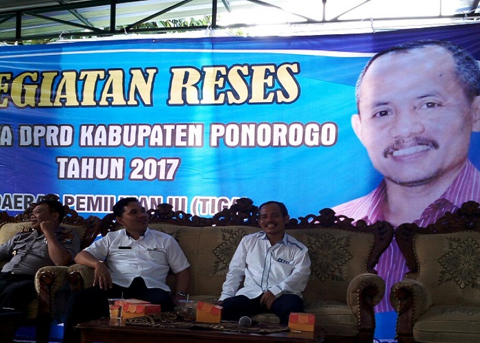 Anggota DPRD Kabupaten Ponorogo Jawa Timur Puryono memanfaatkan masa reses dengan menyerap aspirasi warga. Foto: Muh Nurcholis/NusantaraNews