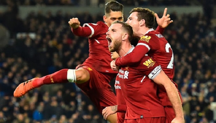 Liverpool sukses menandaskan perlawanan tim promosi Brighton & Hove Albion di laga pekan ke-15 Premier League pada Sabtu (2/11/2017) malam WIB. Foto: Glyn Kirk/AFP/Getty Images