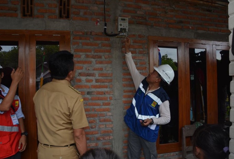 Peresmian Jaringan Listrik Pedesaan (Foto Istimewa/Nusantaranews)