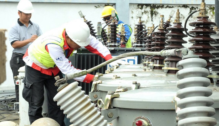 Penyiapan trafo 150 KVA dan 50 KVA di PLN Rayon Wates Kulonprogo oleh Tim Yantek.c. Foto: Dok. PLN/ NusantaraNews