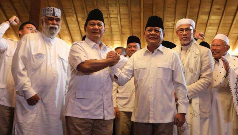 Ketua Umum Partai Gerakan Indonesia Raya (Gerindra) Prabowo Subianto mengumumkan Mayjen (Purn) Sudrajat sebagai calon gubernur Jawa Barat. Foto: Facebook/Prabowo Subianto