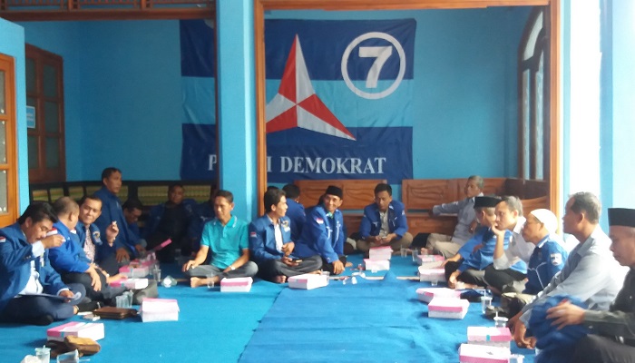 Suasana proses verefikasi parpol di DPC Partai Demokrat Kabupaten Sumenep Madura, Selasa 30 Januari 2018. Foto: Mahdi Alhabib/NusantaraNews