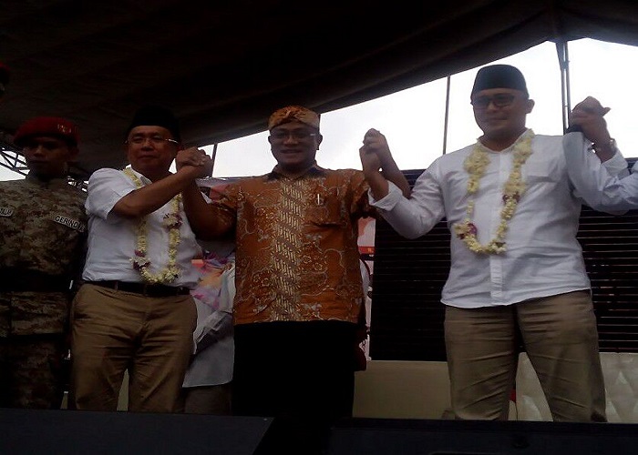 okoh gerakan buruh Mohammad Jumhur Hidayat saat menghadiri deklarasi calon Bupati dan Wakil Bupati Sumedang pada Selasa (9/1/2018). Foto: Istimewa