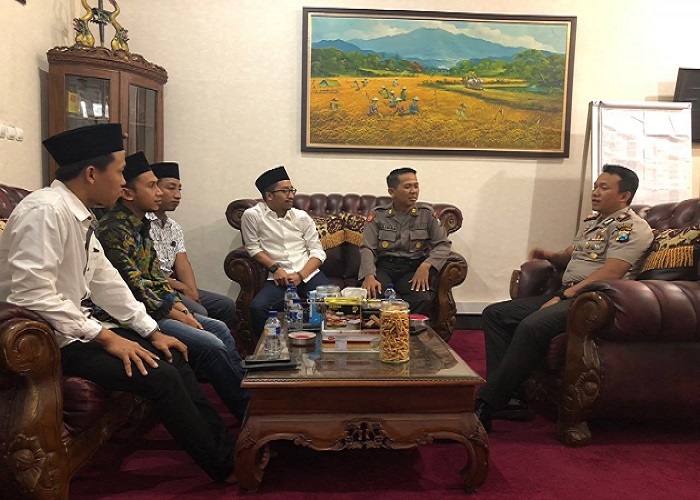 Densus 26 Korwil Madura pada Selasa (16/1) bersilaturahim dengan Kapolres baru Sumenep, AKBP Fadilah Zulkarnaen. Foto: Achmad Sulaiman/NusantaraNews