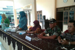 Dinas Kesehatan Tulungagung antisipasi wabah difteri dengan menggelar imuniasi pada Kamis 11 Januari 2018. Foto: Istimewa