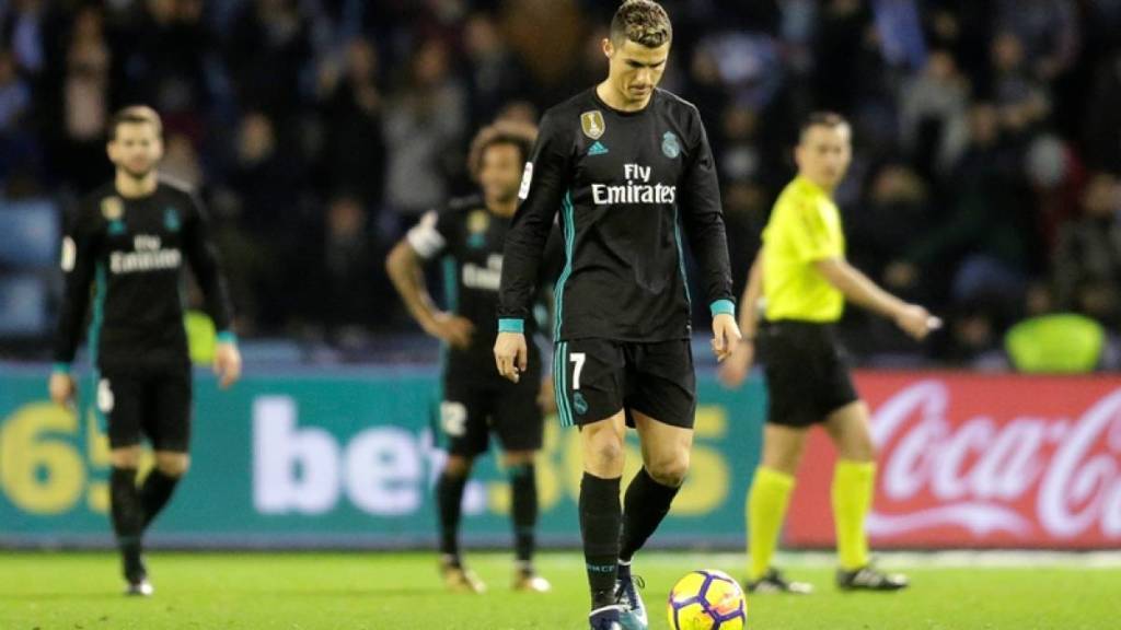 Pemain Real Madrid Cristiano Ronaldo tengah tertunduk lesu (Foto Getty)