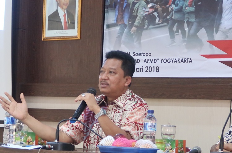 Anggota DPR RI Komisi VII Daerah Pemilihan DIY, Agus Sulistyono Saat Isi Acara di Mubes Forum BEM DIY (Foto Hiban/Nusantaranews)