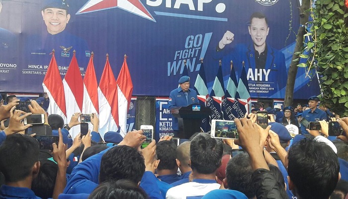 Pengukuhan Agus Harimurti Yudhoyono (AHY) sebagai Komandan Satuan Tugas Bersama (Kogasma) untuk Pemilukada 2018 dan Pilpres 2019. (Foto: NUSANTARANEWS.CO/Istimewa)