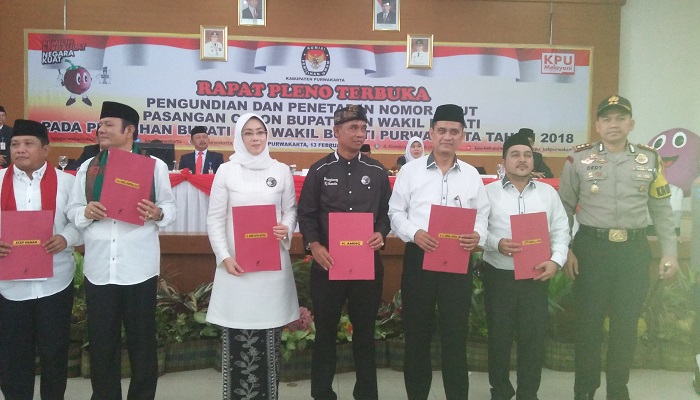 KPUD Purwakarta menetapkan nomor urut peserta Pilkada Serentak Kabupaten Purwakarta, Jawa Barat tahun 2018. (Foto: Fuljo/NusantaraNews)