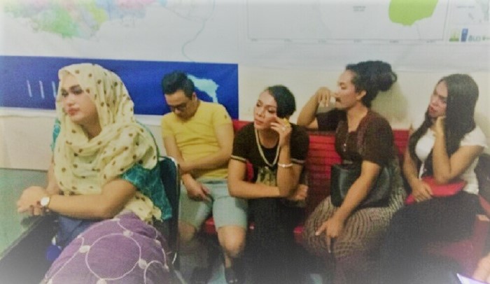 Penertiban dan pembinaan Salon Waria yang diduga menjadi sarang LGBT di Aceh Utara. Foto: lintasnasional.com