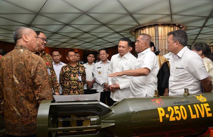 Menteri Pertahanan Ryamizard Ryacudu meminta industri pertahanan swasta nasional dukung Kemhan wujudkan kemandirian industri pertahanan. (Foto: Dok. Kemnhan)