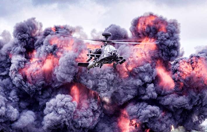 AH-64 Apache dalam sebuah latihan tempur